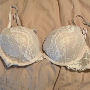 New w-o tags Victoria’s Secret push-up 34C